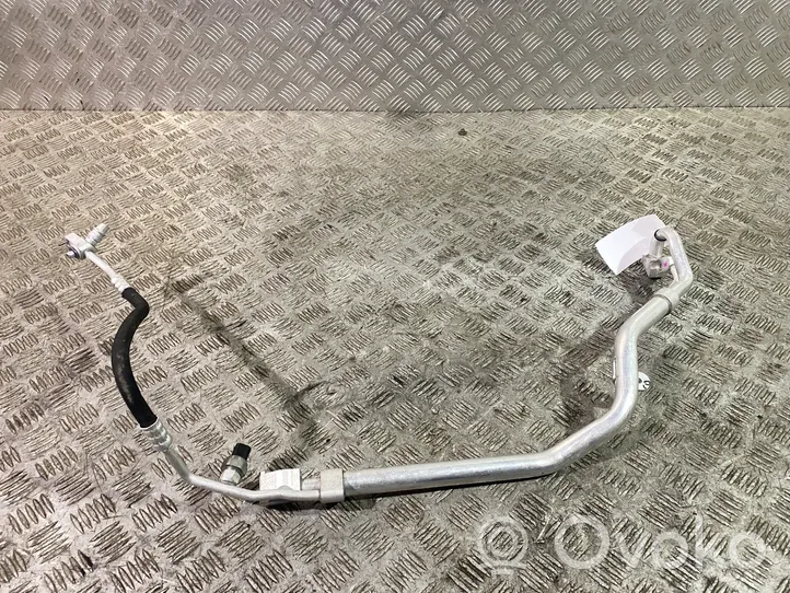 BMW X4 G02 Ilmastointilaitteen putki (A/C) 9868407