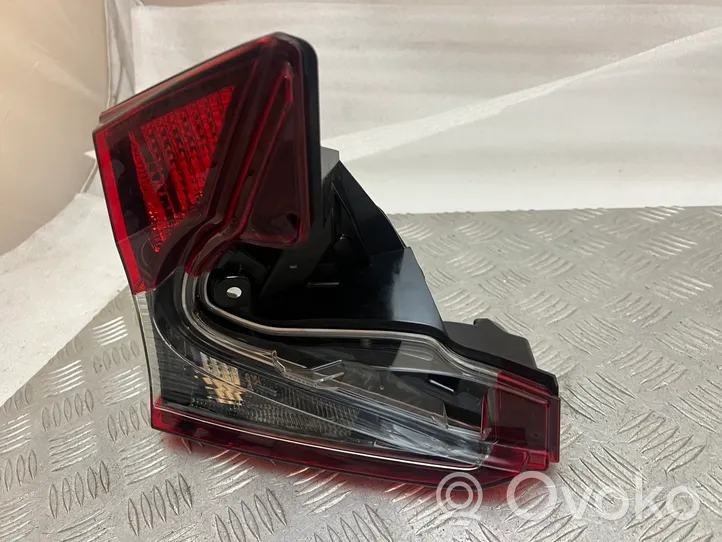 Toyota C-HR Luci posteriori del portellone del bagagliaio 81580F4020