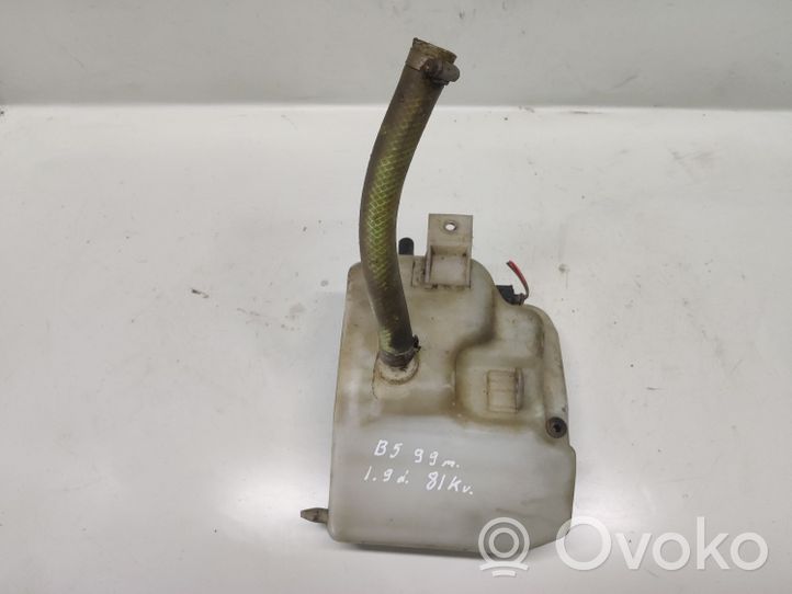 Volkswagen PASSAT B5 Serbatoio/vaschetta liquido lavavetri parabrezza 8D0955453AP