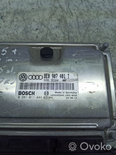 Volkswagen PASSAT B5.5 Calculateur moteur ECU 8E0907401T