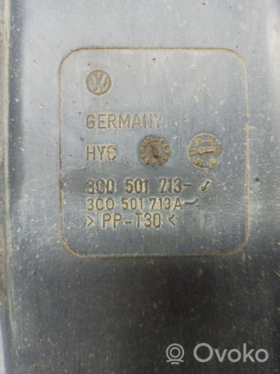 Volkswagen PASSAT B7 Couvre-soubassement arrière 3C0501713