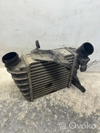 Volkswagen Polo IV 9N3 Chłodnica powietrza doładowującego / Intercooler 6Q0145804A