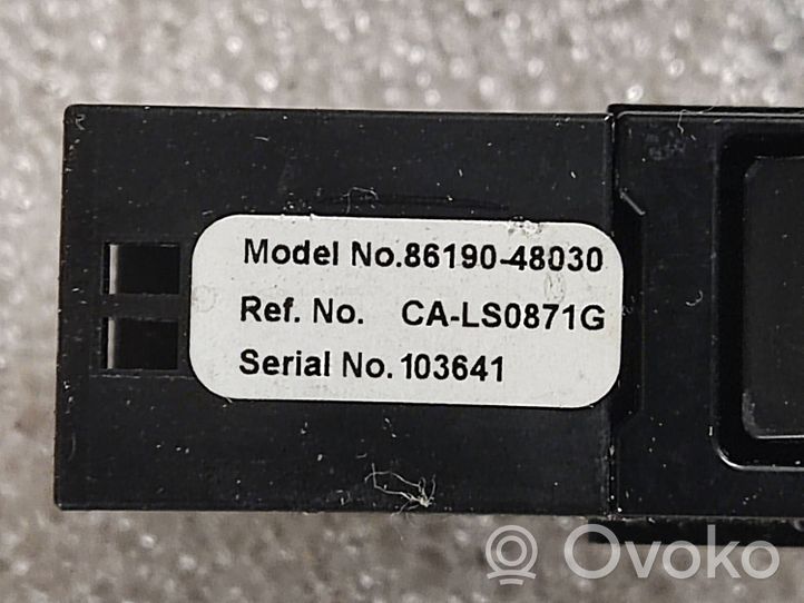 Toyota Prius+ (ZVW40) Connettore plug in USB 8619048030