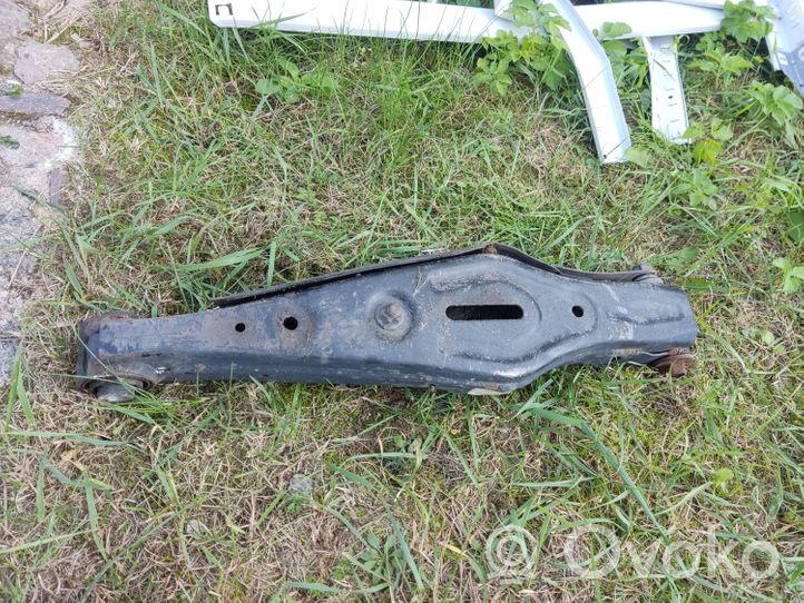 KIA Sportage Triangle bras de suspension supérieur arrière 55210D3050