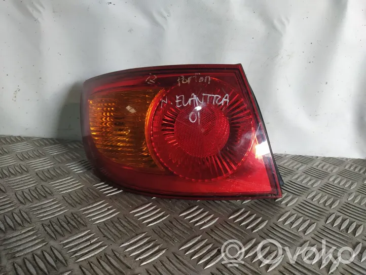 Hyundai Elantra Lampa tylna R92402