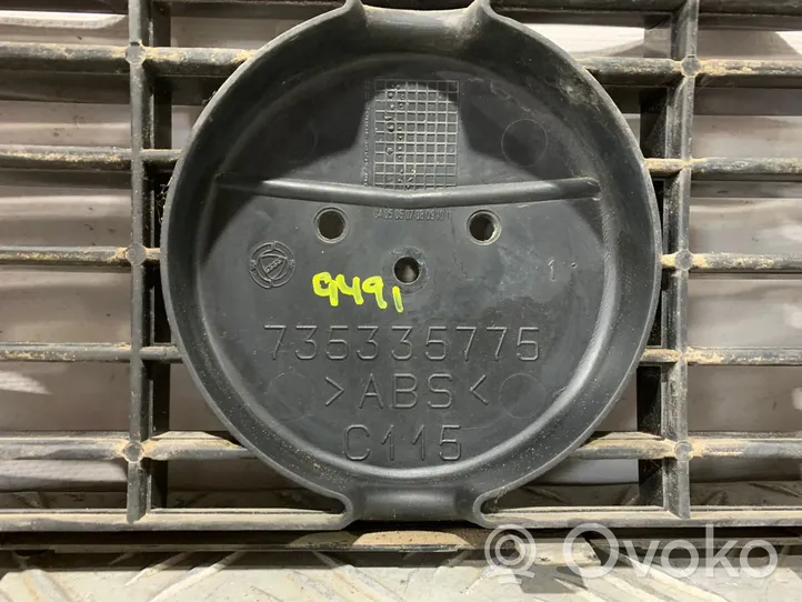 Fiat Grande Punto Atrapa chłodnicy / Grill 735335775