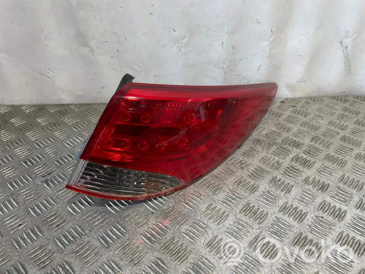 Hyundai ix35 Aizmugurējais lukturis virsbūvē 924022Y0