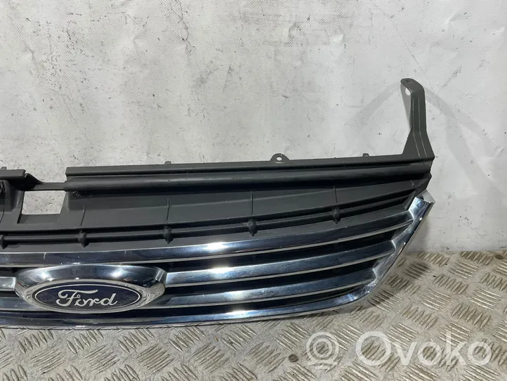 Ford Mondeo MK IV Griglia anteriore 7S718200B