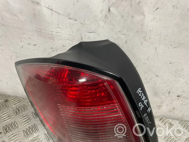 Opel Astra H Задний фонарь в кузове 13223675