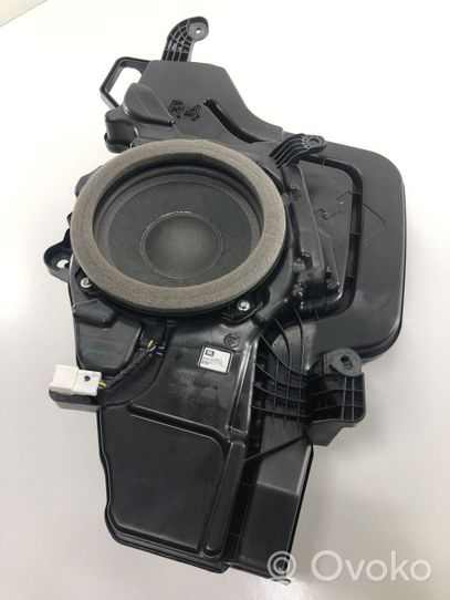 Toyota RAV 4 (XA40) Subwoofer altoparlante 861500R030