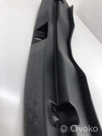 Toyota C-HR Rivestimento di protezione sottoporta del bagagliaio/baule 64716F4010