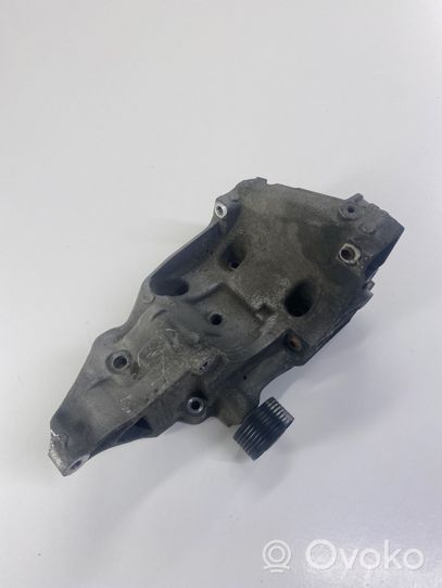 BMW 1 E81 E87 Support de générateur / alternateur 7802639