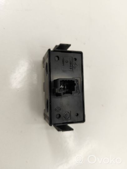 Renault Trafic III (X82) Hazard light switch 