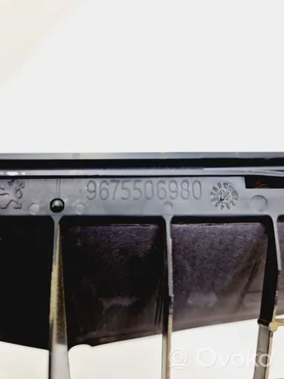 Citroen C4 II Kratka wentylacyjna pod zderzakiem tylnym 9675506980