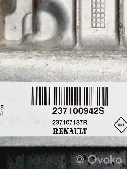 Renault Megane IV Moottorin ohjainlaite/moduuli 237107137R
