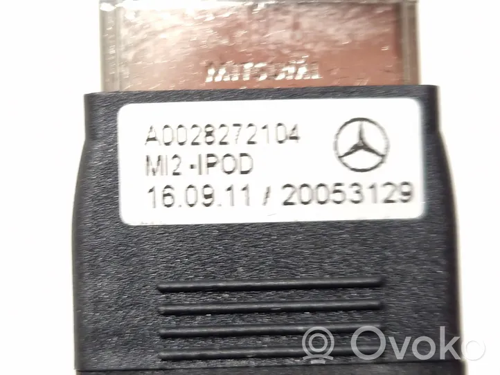 Mercedes-Benz CLS C218 X218 iPod savienotājs A0028272104