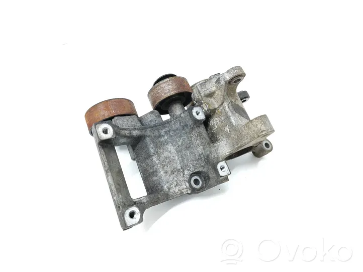 Toyota Land Cruiser (J120) Soporte de montaje del compresor de A/C 