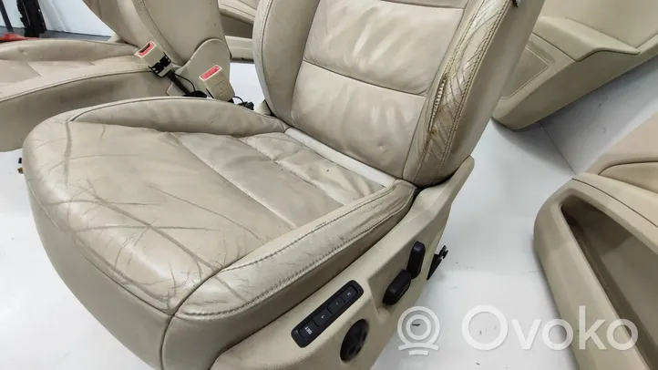 Skoda Superb B6 (3T) Juego interior 