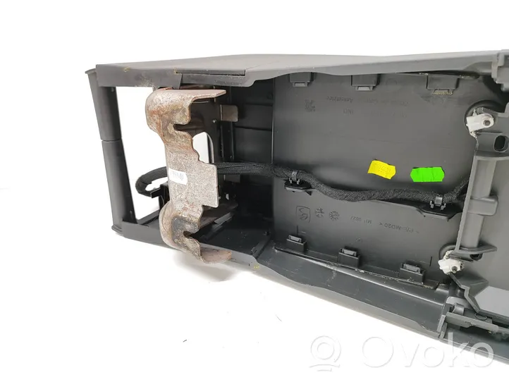 Peugeot 5008 Console centrale 9686267677