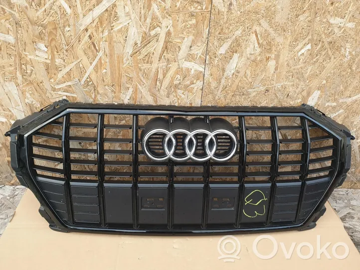 Audi Q3 F3 Grotelės priekinės 83A853651B