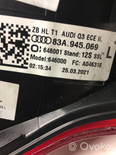 Audi Q3 F3 Galinis žibintas kėbule 83A945069