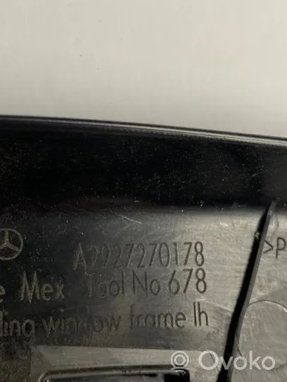 Mercedes-Benz GLE (W166 - C292) Rivestimento modanatura del vetro della portiera anteriore A2927270178