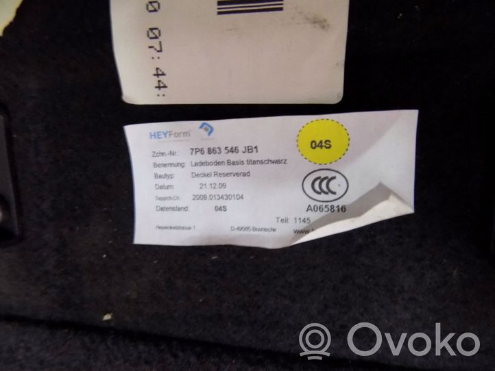 Volkswagen Touareg II Doublure de coffre arrière, tapis de sol 7P6863546