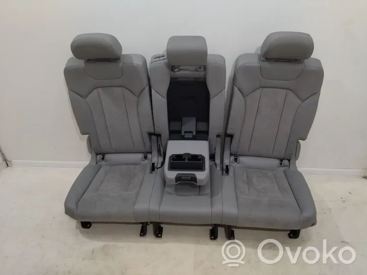 Audi Q7 4M Second row seats 