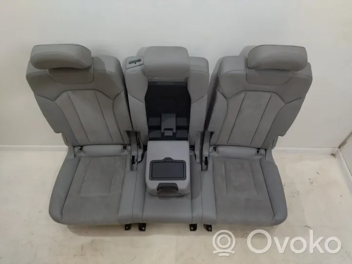 Audi Q7 4M Second row seats 