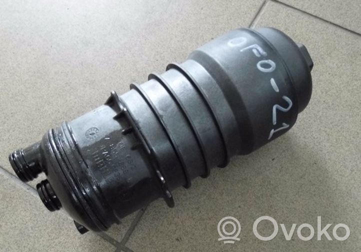 Audi Q7 4L Supporto di montaggio del filtro dell’olio 7855868