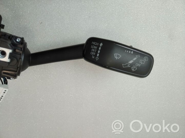 Volkswagen Tiguan Pyyhkimen/suuntavilkun vipukytkin 5Q0953507BM