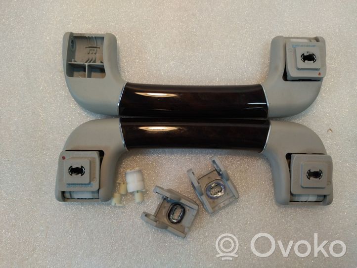 Audi A8 S8 D4 4H Un set di maniglie per il soffitto 4H0857607B