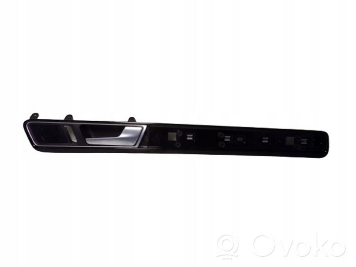 Volkswagen Touareg II Baguette moulure de porte arrière 7P6867420