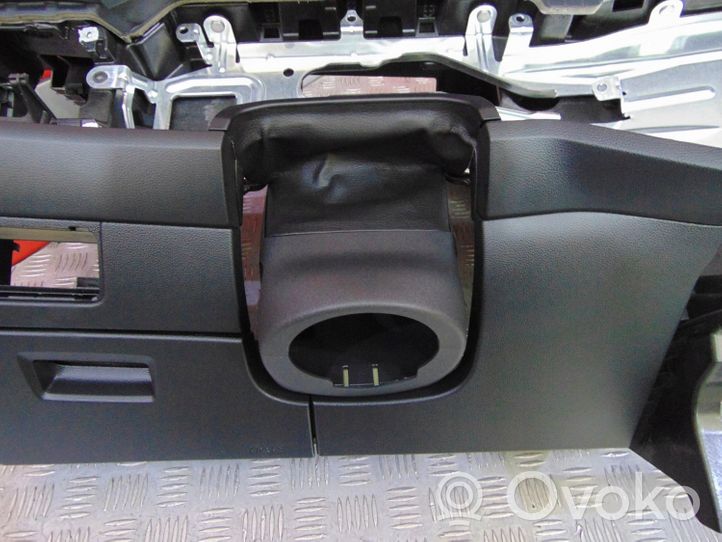 Volkswagen Touareg III Panelė 761857003F