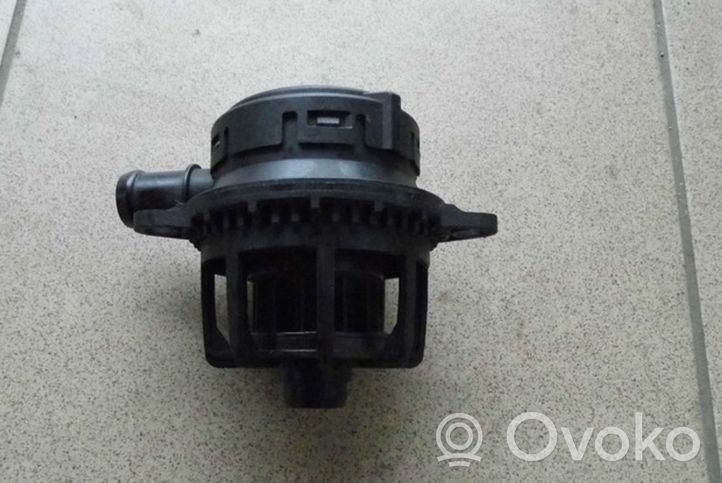 Audi Q7 4L Reniflard d'huile 05A103495