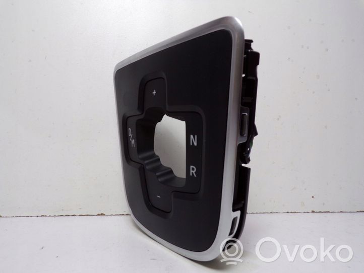 Volkswagen Up Contour de levier de vitesses 1S0713204