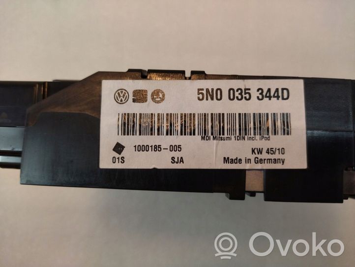 Volkswagen PASSAT B7 Connecteur/prise USB 5N0035344D