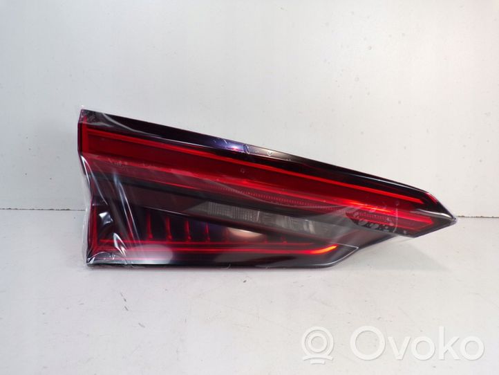 Audi A5 Luci posteriori del portellone del bagagliaio 8W6945093