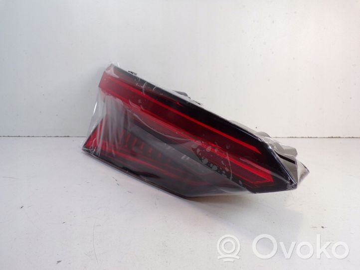 Audi A5 Luci posteriori del portellone del bagagliaio 8W6945093