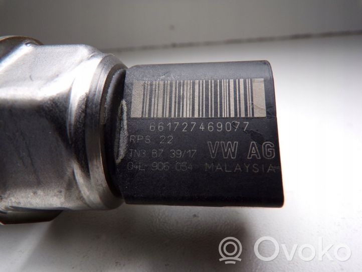 Audi A4 S4 B9 Listwa wtryskowa 04L906054