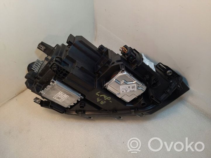 Volkswagen Touran III Lampa przednia 5TB941081