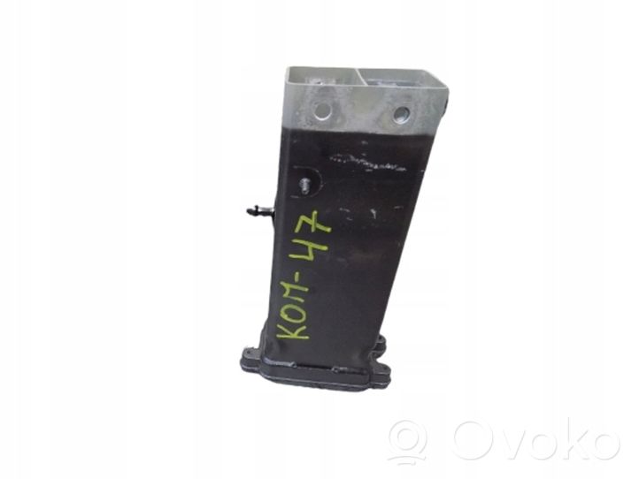 Audi A8 S8 D4 4H Staffa del pannello di supporto del radiatore 4H0805130B