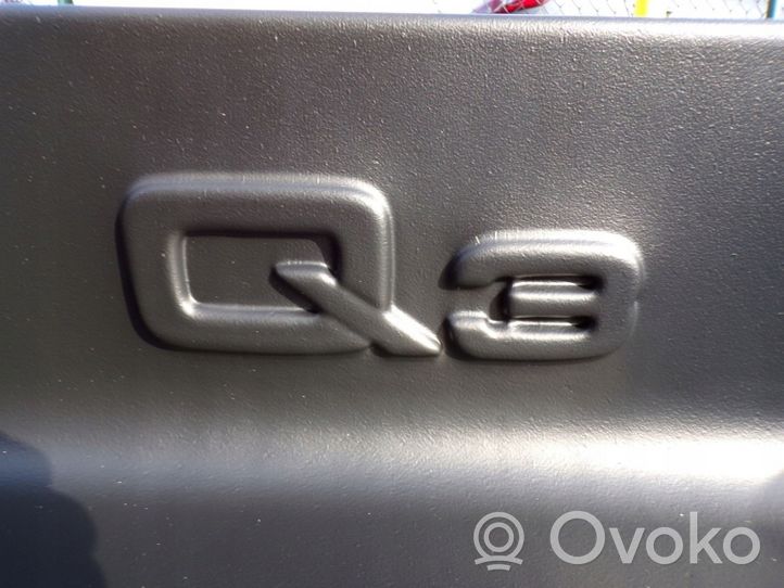 Audi Q3 8U Gumowa mata bagażnika 8U0061170
