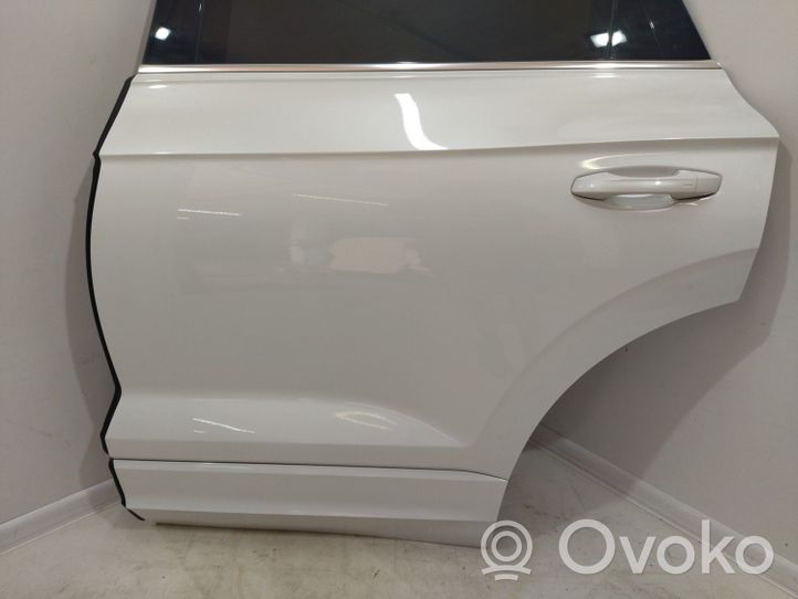 Volkswagen Touareg III Galinės durys L0K1