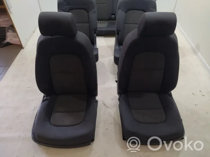 Audi Q7 4L Salono komplektas 4L0