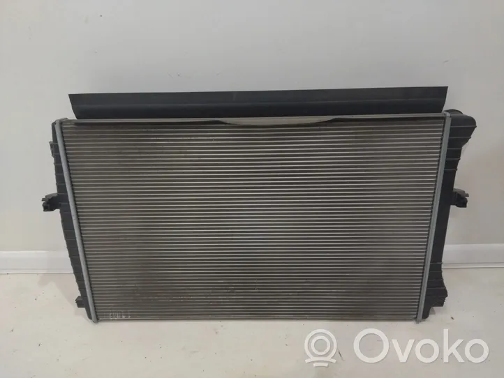 Volkswagen Golf VII Aušinimo skysčio radiatorius 5Q0121251EM