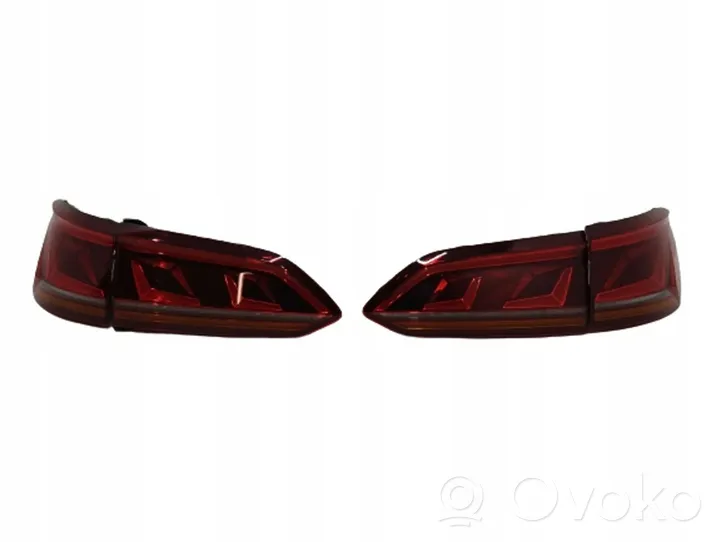 Volkswagen Touareg III Rear/tail lights set 760945307