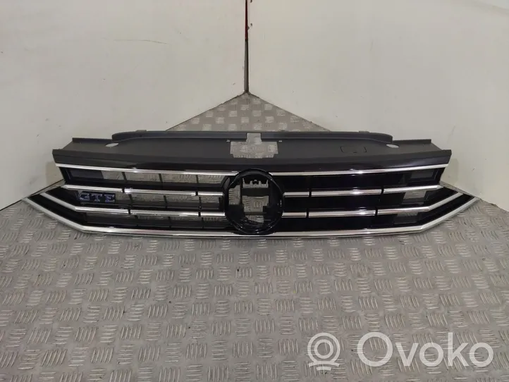 Volkswagen PASSAT B8 Grille calandre supérieure de pare-chocs avant 3G0853651CF