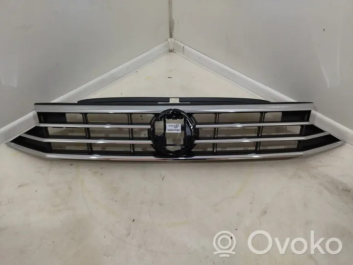 Volkswagen PASSAT B8 Grille calandre supérieure de pare-chocs avant 3G0853651DE