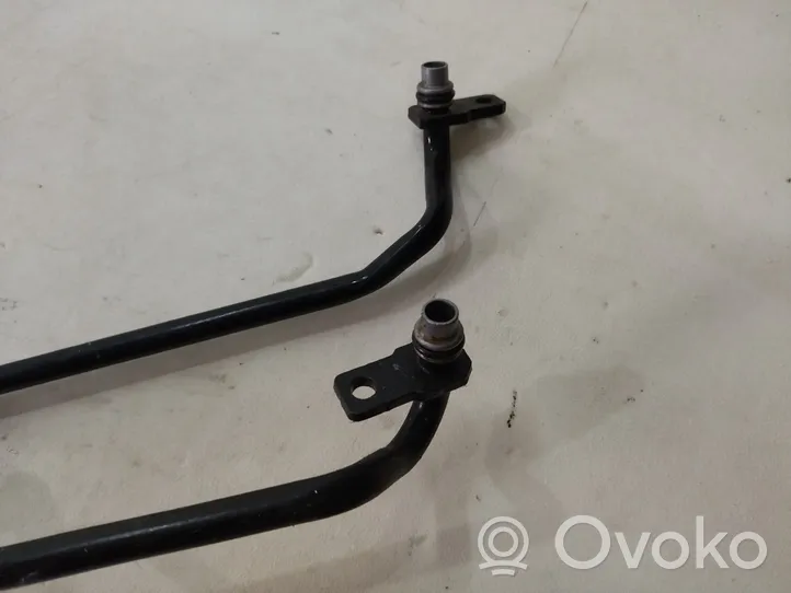 Volkswagen Touareg II Tubo flessibile del radiatore dell’olio del cambio 7P0317801D